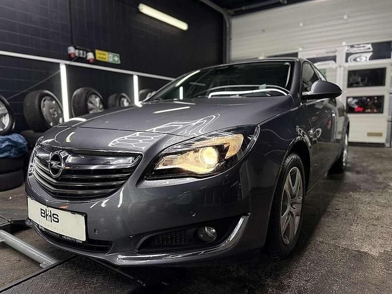 Grau Gebraucht 2016 Opel Insignia Edition Limousine | € 8.490 (Fairer Preis) - Bild 1/4