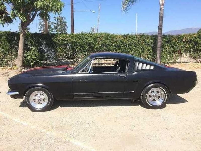 Schwarz Gebraucht 1966 Ford Mustang Fastback Coupé | € 33.500 - Bild 1/4