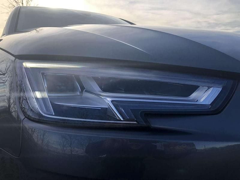 Gebraucht Audi A4 Sport 190 PS (139 kW) 2017 Grau Kombi