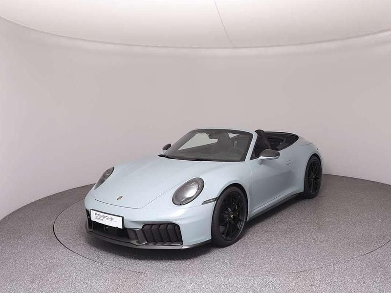 Hellgrün metallic Gebraucht 2025 Porsche 911 Carrera GTS Cabrio | € 247.911 - Bild 1/4