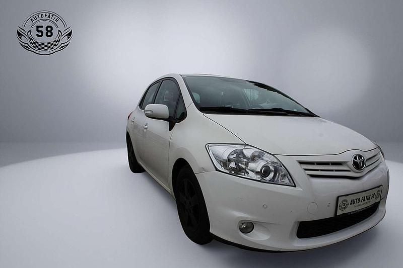 Weiß Gebraucht 2011 Toyota Auris Eco Limousine | € 5.490 (Fairer Preis) - Bild 1/4