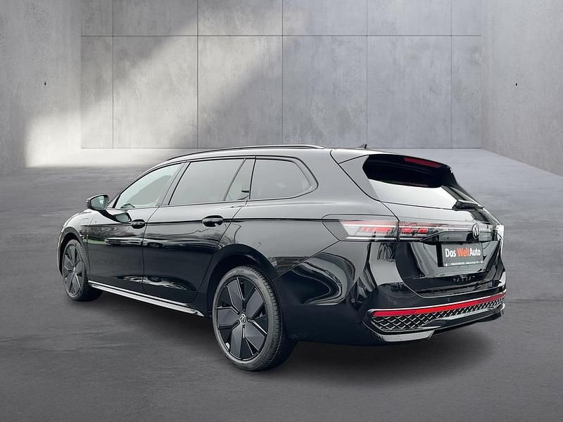 Gebraucht VW Passat Sport 204 PS (150 kW) 2026 Schwarz  metallic Kombi