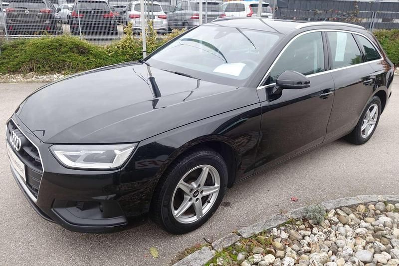 Gebraucht Audi A4 136 PS (100 kW) 2021 Schwarz Kombi