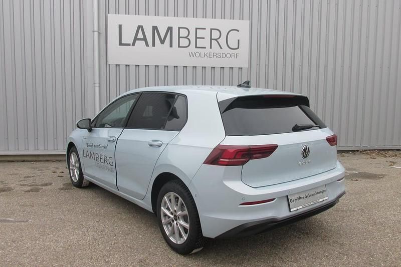 Neu VW Golf VIII 115 PS (84 kW) 2025 Dunkelblau  normal Limousine
