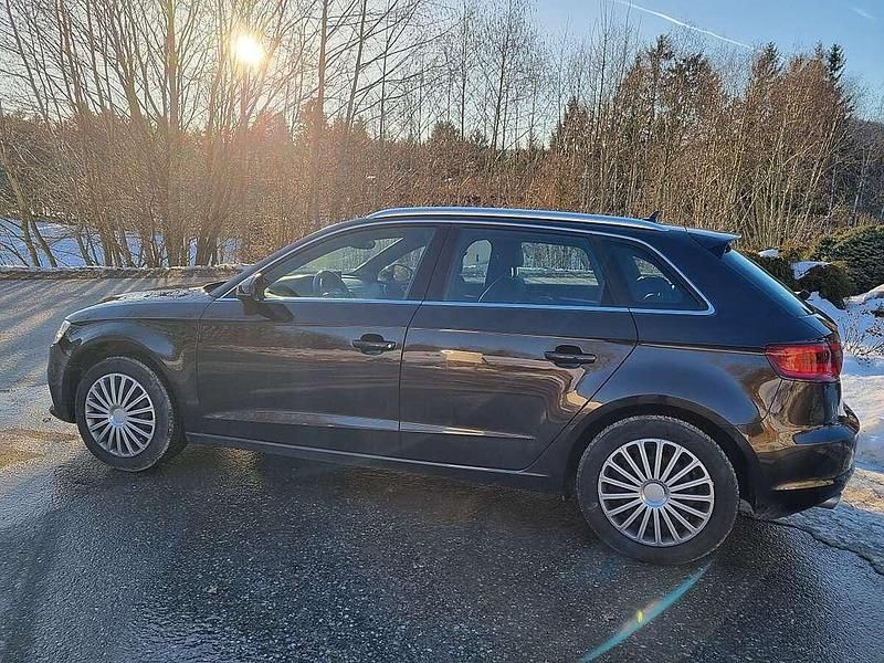 Gebraucht Audi A3 150 PS (110 kW) 2013 Braun Limousine