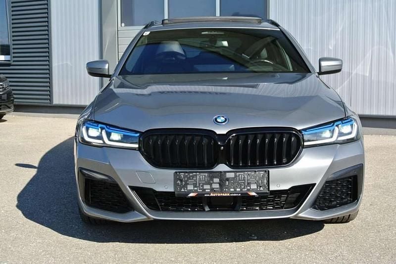 Gebraucht BMW 530e M Sport 184 PS (135 kW) 2023 Grau Kombi