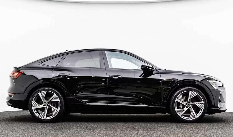Gebraucht Audi e-tron S-Line 300 kW (408 PS) 2022 Schwarz SUV