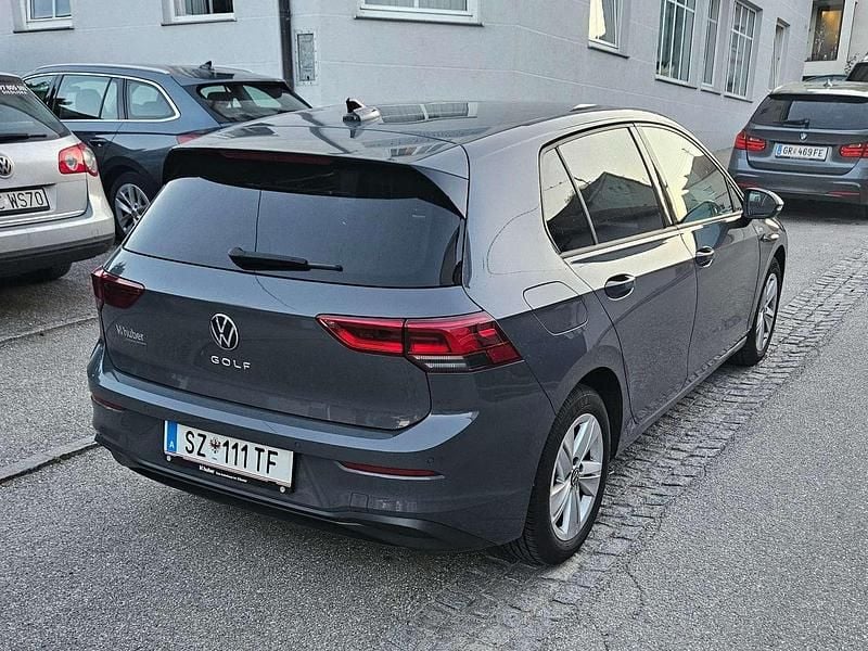 Gebraucht VW Golf VIII Life 150 PS (110 kW) 2020 Grau Limousine