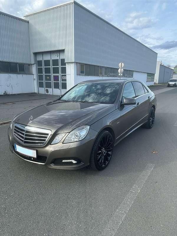 Gebraucht Mercedes E350 Avantgarde 231 PS (169 kW) 2009 Limousine