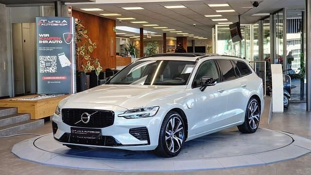 Gebraucht Volvo V60 R-Design 253 PS (186 kW) 2020 Grau Kombi