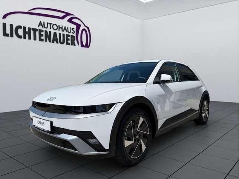 Weiß Neu 2025 Hyundai Ioniq GO! Kleinwagen | € 43.490 - Bild 1/4