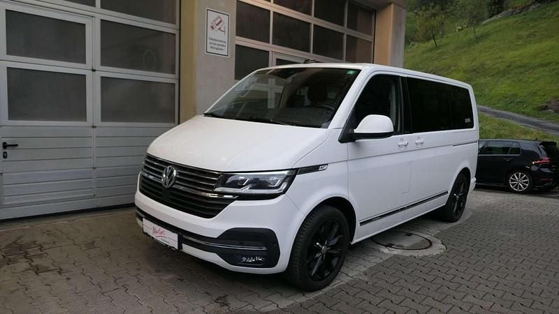 Weiss normal Gebraucht 2021 VW Multivan Van | € 69.900 (Teuer) - Bild 1/4