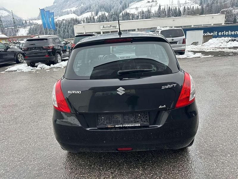 Gebraucht Suzuki Swift 90 PS (66 kW) 2013 Schwarz Kleinwagen