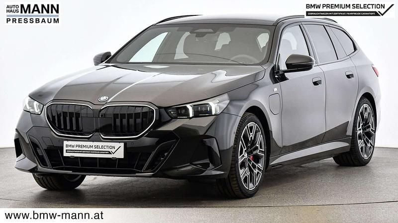 Schwarz Gebraucht 2025 BMW 550e Comfort Edition Kombi | € 81.990 - Bild 1/4