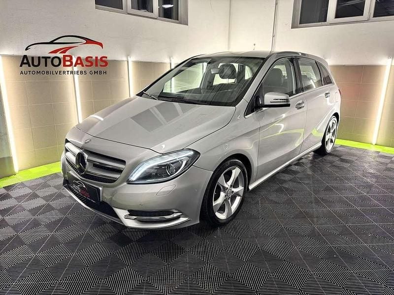 Gebraucht Mercedes B200 Sportline 136 PS (100 kW) 2013 Silber Van / Kleinbus