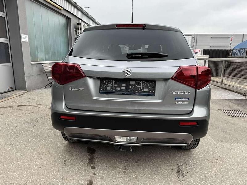 Gebraucht Suzuki Vitara GL 129 PS (94 kW) 2022 Grau SUV