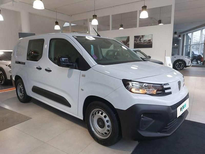 Gebraucht Peugeot Partner 136 PS (100 kW) 2025 Weiß Van / Kleinbus