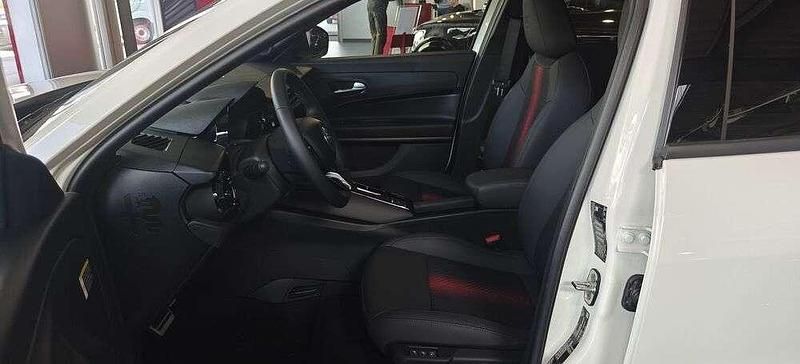 Neu Alfa Romeo Junior Edizione Speciale 114 kW (156 PS) 2025 Weiß SUV