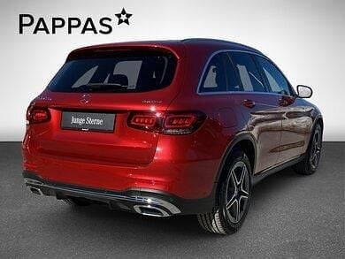 Gebraucht Mercedes GLC200 163 PS (119 kW) 2021 Designo hyacinthrot metallic SUV