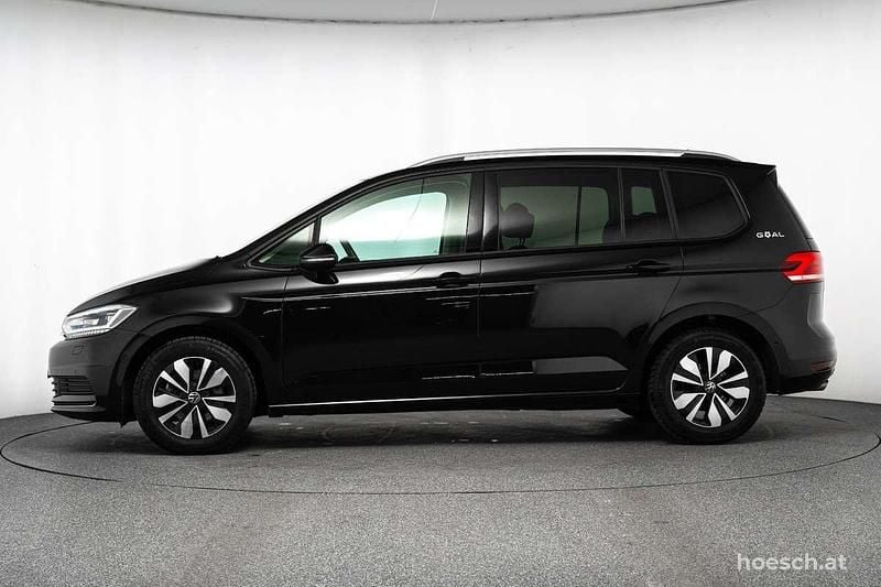 Gebraucht VW Touran Comfortline 150 PS (110 kW) 2025 Schwarz Van / Kleinbus