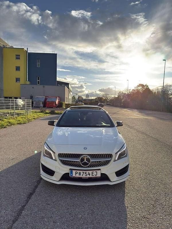 Gebraucht Mercedes CLA220 Shooting Brake AMG line 177 PS (130 kW) 2015 Weiß Kombi