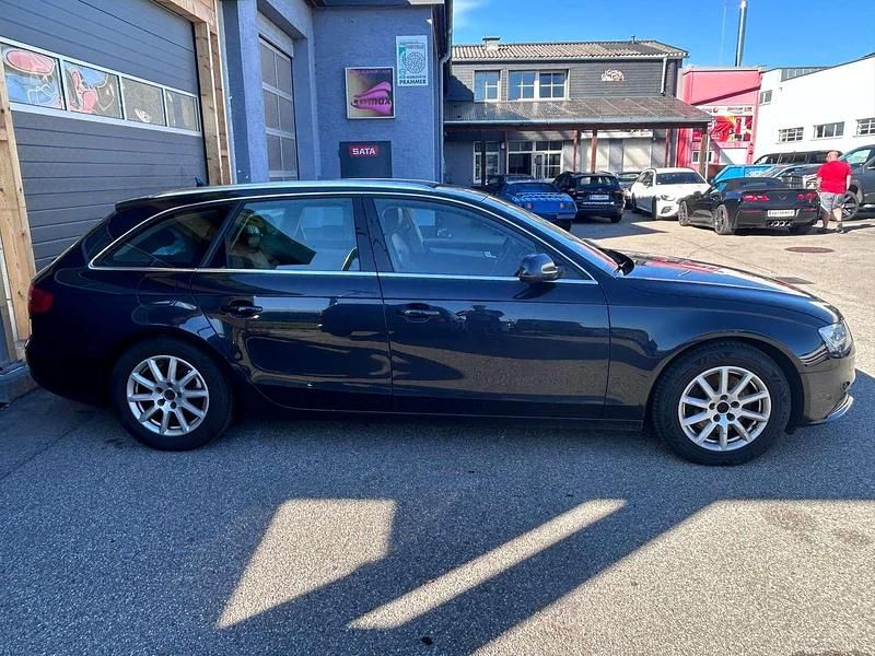 Gebraucht Audi A4 Advanced 136 PS (100 kW) 2013 Blau Kombi