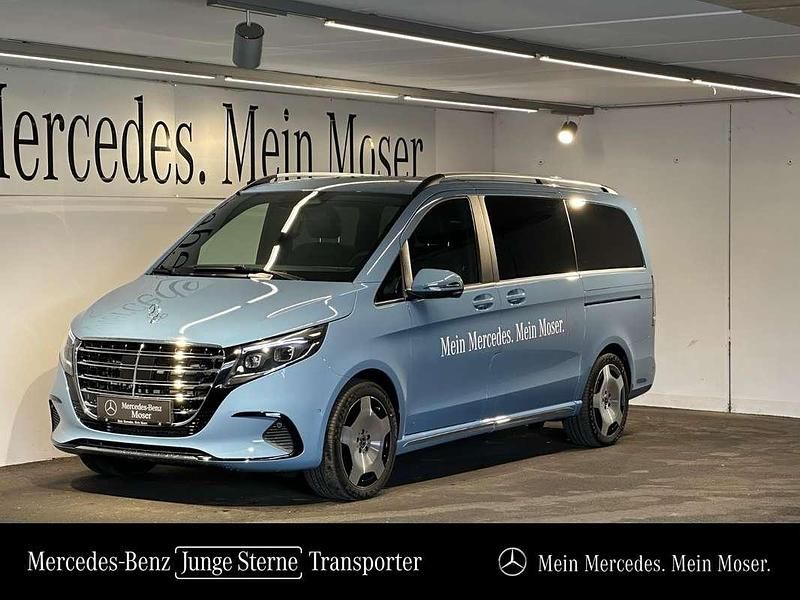 Blau Gebraucht 2025 Mercedes V300 Exclusive Van / Kleinbus | € 119.700 (Etwas zu teuer) - Bild 1/4