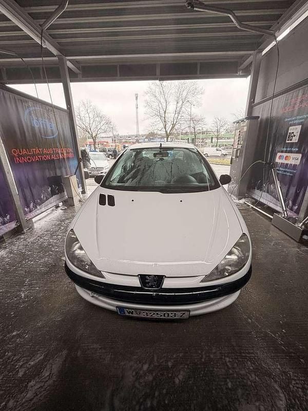 Gebraucht Peugeot 206 68 PS (50 kW) 2002 Limousine