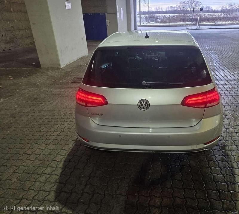 Gebraucht VW Golf VII Comfortline 116 PS (85 kW) 2019 Silber Limousine