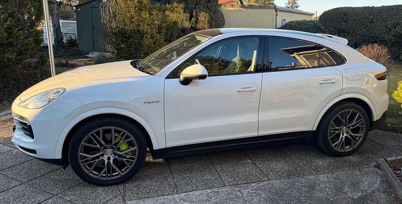 Weiß Gebraucht 2020 Porsche Cayenne SUV | € 59.000 (Fairer Preis) - Bild 1/4