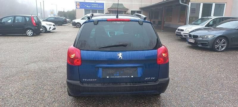 Gebraucht Peugeot 207 Active 109 PS (80 kW) 2010 Blau Kombi