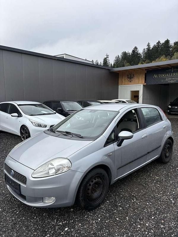 Grau Gebraucht 2007 Fiat Punto Active Kleinwagen | € 1.990 - Bild 1/4