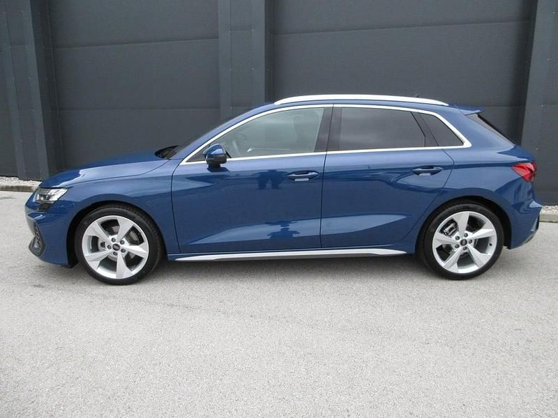 Gebraucht Audi A3 S-Line 116 PS (85 kW) 2024 Mittelblau  metallic Limousine