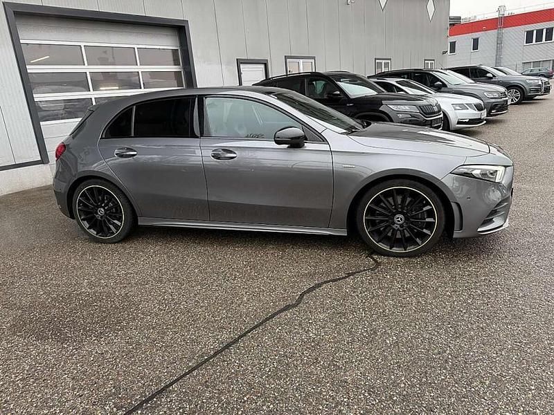 Gebraucht Mercedes A250 AMG line 224 PS (164 kW) 2019 Grau Limousine