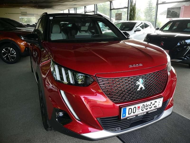 Rot Gebraucht 2021 Peugeot e-2008 GT SUV | € 19.900 (Fairer Preis) - Bild 1/3