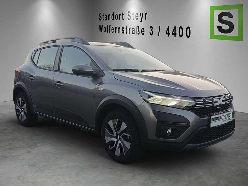 Neu Dacia Sandero Expression 91 PS (66 kW) 2025 Grau Kleinwagen