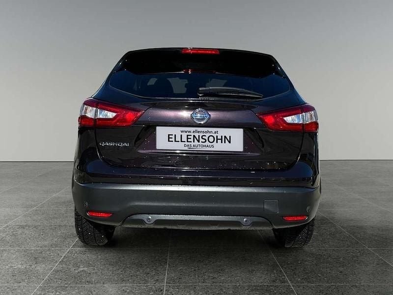 Gebraucht Nissan Qashqai N-Connecta 116 PS (85 kW) 2016 Schwarz SUV