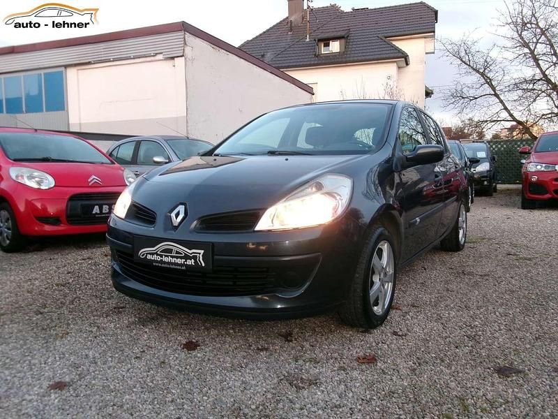 Gebraucht Renault Clio II Dynamique 75 PS (55 kW) 2007 Grau Limousine