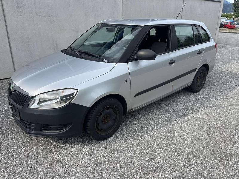 Gebraucht Skoda Fabia 60 PS (44 kW) 2010 Grau Kleinwagen