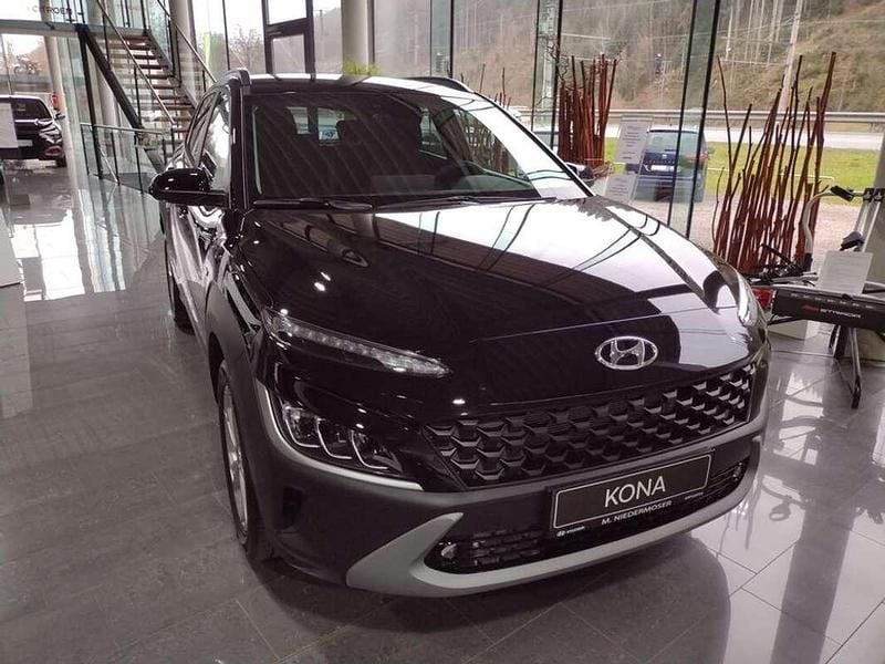 Gebraucht Hyundai Kona Trend 120 PS (88 kW) 2023 Schwarz SUV