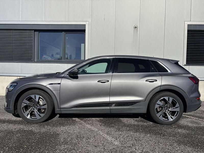Gebraucht Audi e-tron Business 300 kW (408 PS) 2021 Grau SUV
