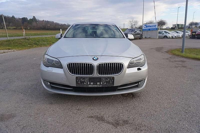 Gebraucht BMW 523 Sport Line 204 PS (150 kW) 2012 Grau Limousine
