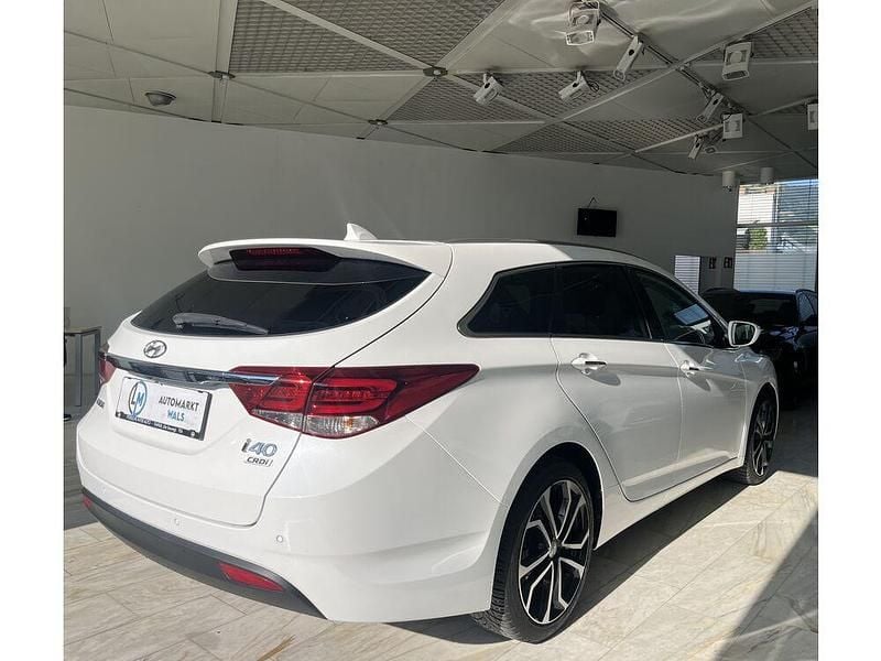Gebraucht Hyundai i40 136 PS (100 kW) 2019 Weiß Kombi