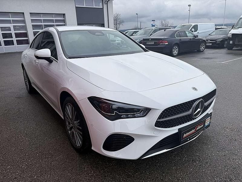 Gebraucht Mercedes CLA200 150 PS (110 kW) 2024 Weiß Coupé