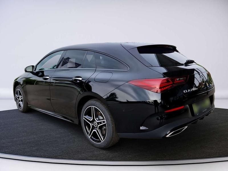 Gebraucht Mercedes CLA250e Shooting Brake AMG line 163 PS (119 kW) 2024 Schwarz Kombi