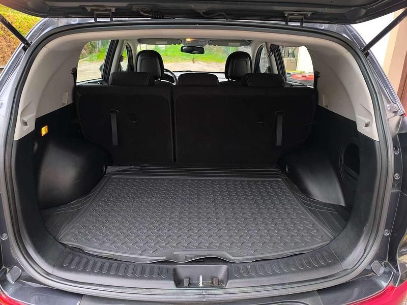 Grau Gebraucht 2010 Kia Sportage Motion SUV | € 5.500 (Fairer Preis) - Bild 1/4