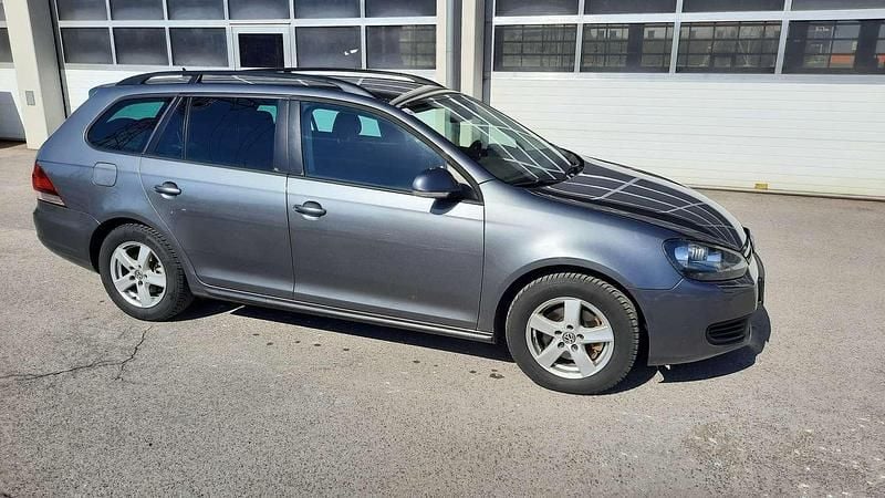 Gebraucht VW Golf Comfortline 105 PS (77 kW) 2011 Grau Kombi