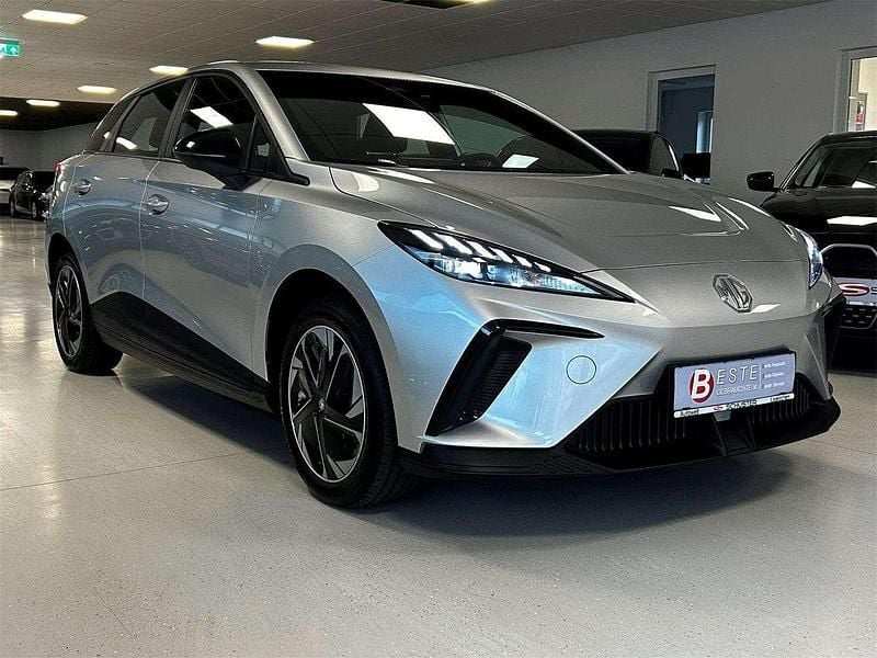 Silber Gebraucht 2023 MG MG4 EV Kleinwagen | € 17.770 (Fairer Preis) - Bild 1/4