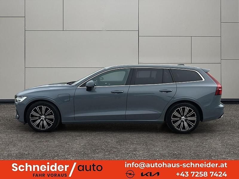 Gebraucht Volvo V60 Core 253 PS (186 kW) 2022 Grau Kombi