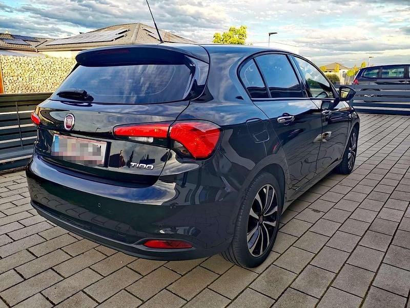 Gebraucht Fiat Tipo Lounge 95 PS (69 kW) 2016 Schwarz Limousine